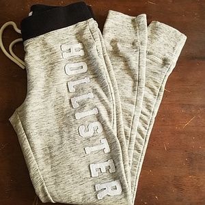 Hollister joggers